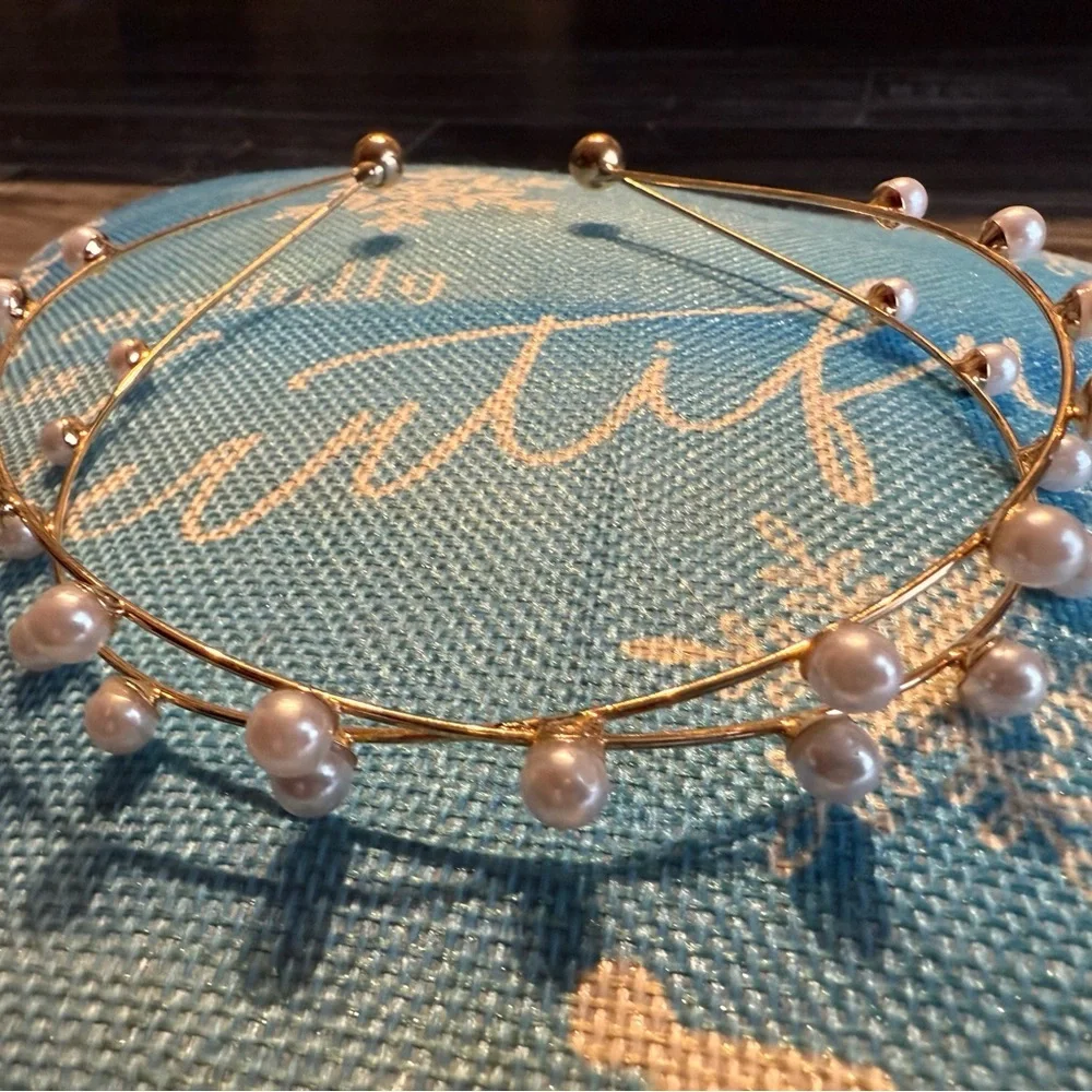 Ettika Topped in Pearl Headband Gold - Picture 4 of 4